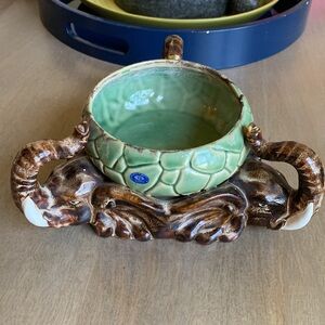 Gorgeous elephant planter/ bowl